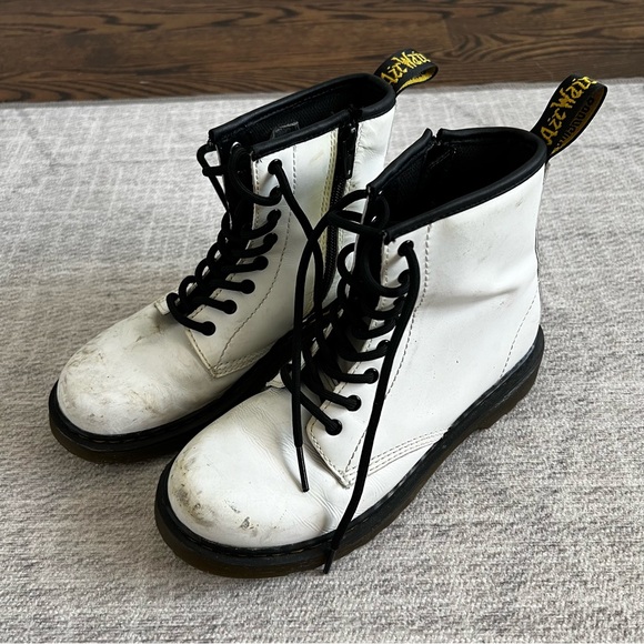 Dr. Martens 1460 J Girl’s White Ankle High Combat Boots Sz 3 - Picture 9 of 12